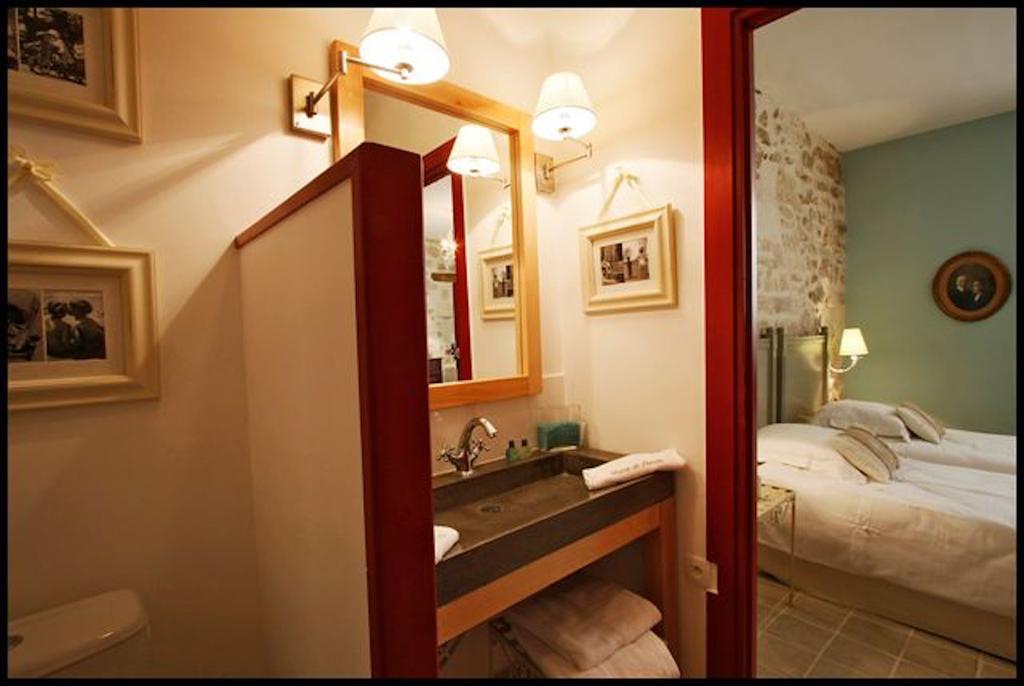 Le Trente Trois Apartment Uzes Exterior photo