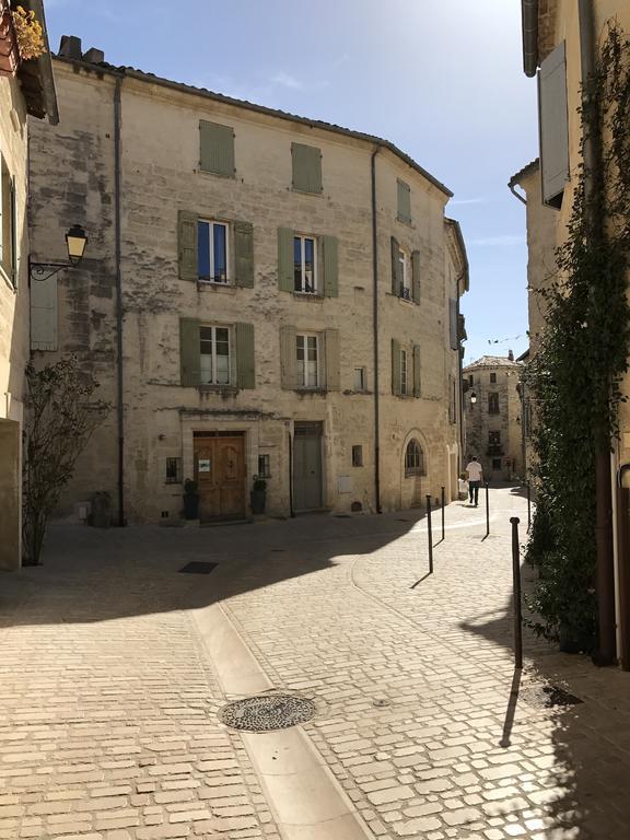 Le Trente Trois Apartment Uzes Exterior photo