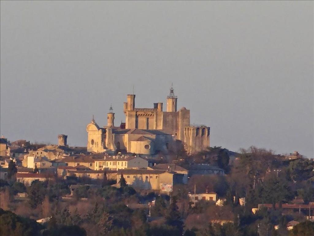 Le Trente Trois Apartment Uzes Exterior photo