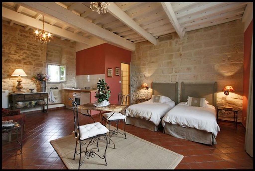 Le Trente Trois Apartment Uzes Exterior photo