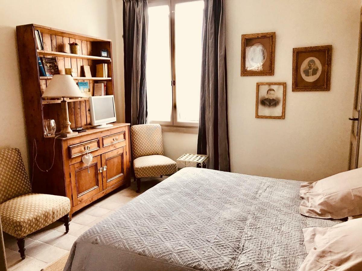 Le Trente Trois Apartment Uzes Exterior photo