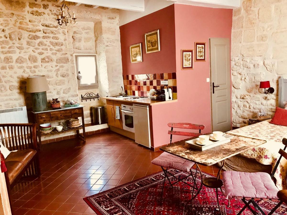 Le Trente Trois Apartment Uzes Exterior photo
