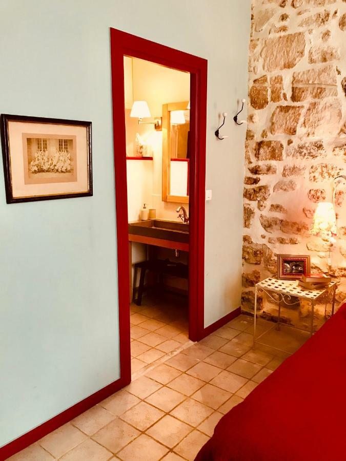 Le Trente Trois Apartment Uzes Exterior photo