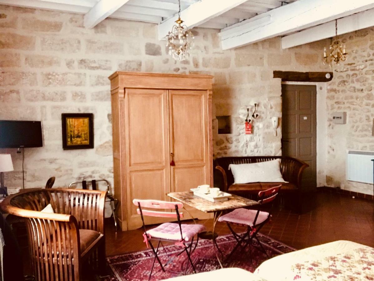 Le Trente Trois Apartment Uzes Exterior photo